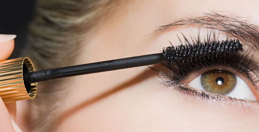 Elevate Your Gaze: How to Naturally Curl Your Eyelashes