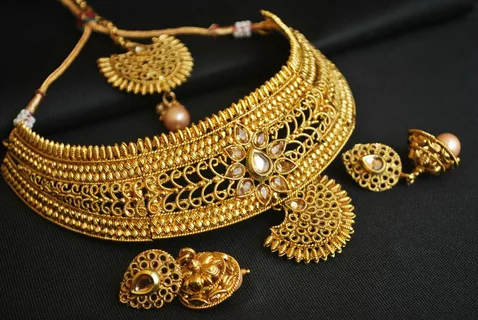 Gold Necklace in Brampton, ON